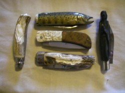 Modèles de couteaux.